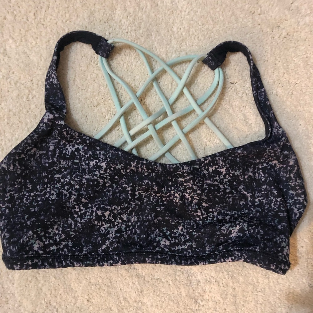 Lululemon free to be wild bra size 4